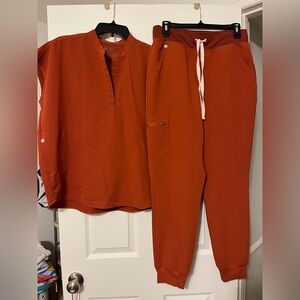 Figs Women's Rust Jogger Pants and Top Set